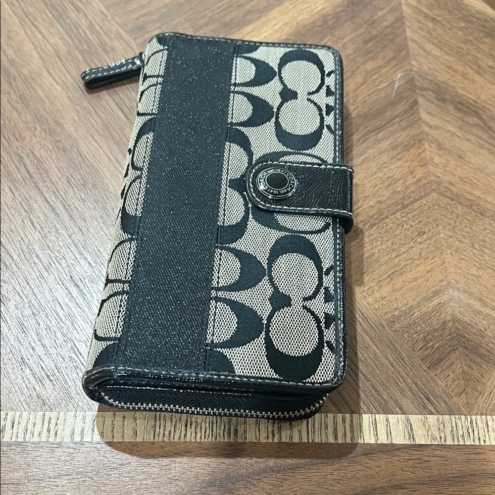 Coach Signature Canvas Zip Wallet in Black and Cream